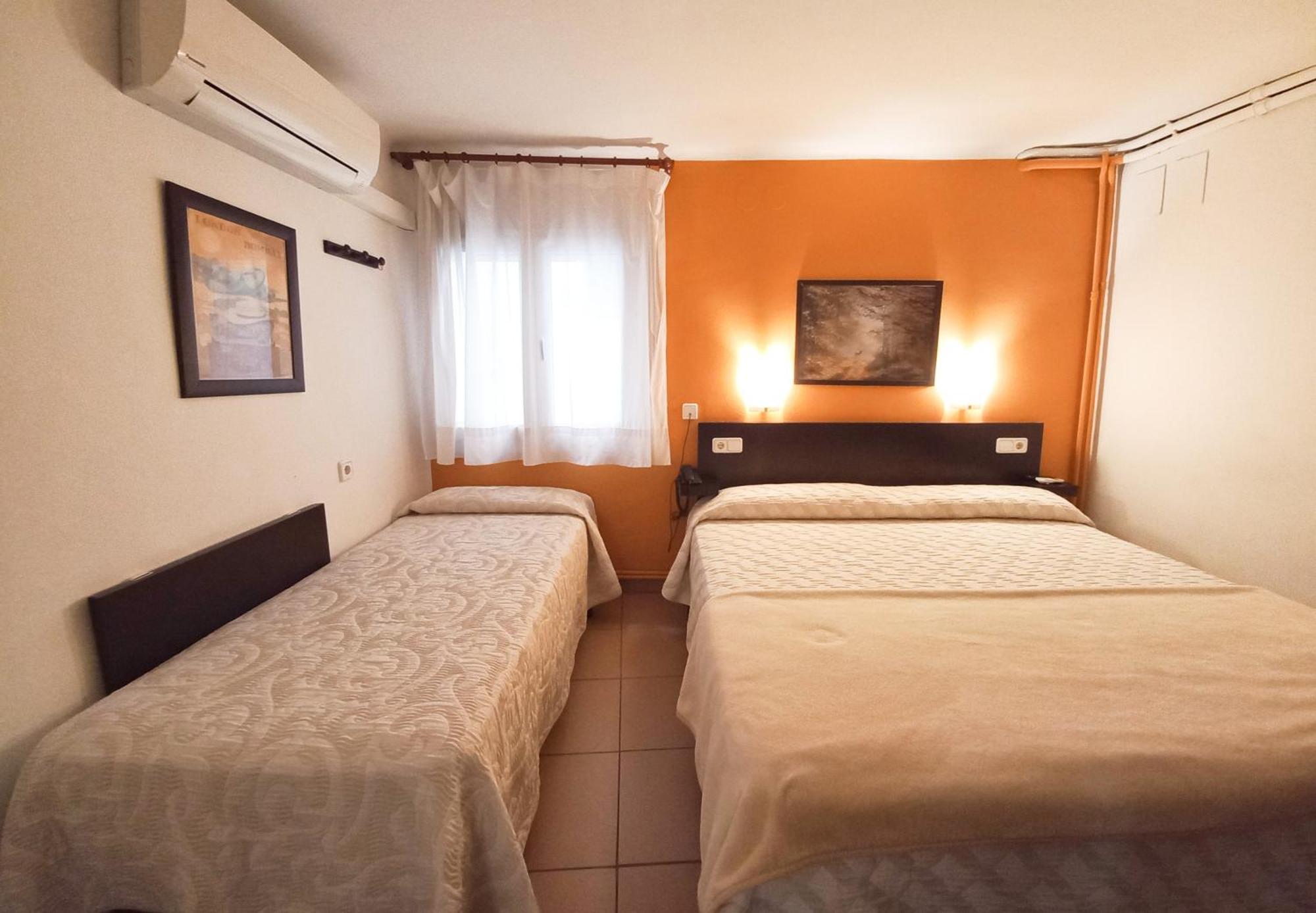Hotel Alegret Tremp Pokoj fotografie
